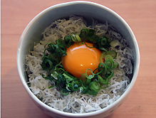 写真：しらす丼