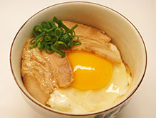 写真：焼き豚たまご飯
